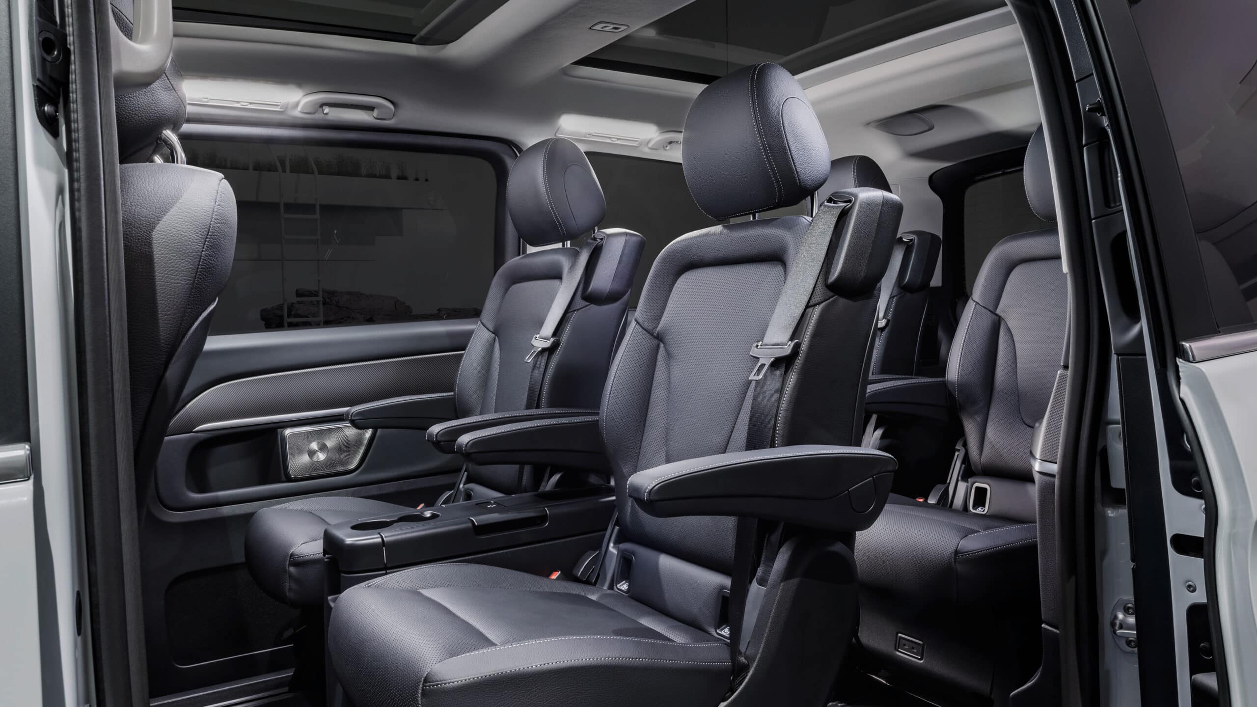 v_class_2024_interior